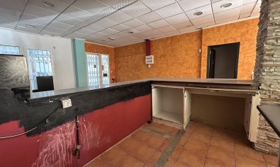 Bestaande bouw - Commercieel -
Villamartín - Villamartin