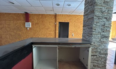 Bestaande bouw - Commercieel -
Villamartín - Villamartin