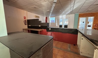 Bestaande bouw - Commercieel -
Villamartín - Villamartin