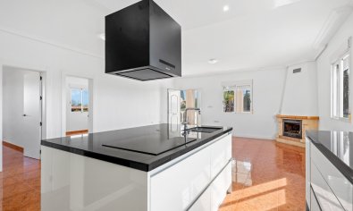 Charmant landhuis met gastenverblijf, zwembad en privacy in Dolores, Costa Blanca