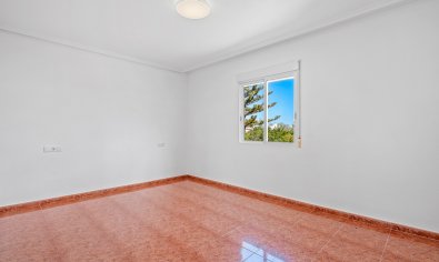 Charmant landhuis met gastenverblijf, zwembad en privacy in Dolores, Costa Blanca