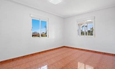 Charmant landhuis met gastenverblijf, zwembad en privacy in Dolores, Costa Blanca