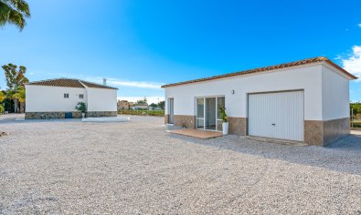 Charmant landhuis met gastenverblijf, zwembad en privacy in Dolores, Costa Blanca