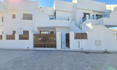 Gelijkvloers modern appartement met 2 slaapkamers en zwembad in Pilar de la Horadada