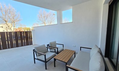 Gelijkvloers modern appartement met 2 slaapkamers en zwembad in Pilar de la Horadada