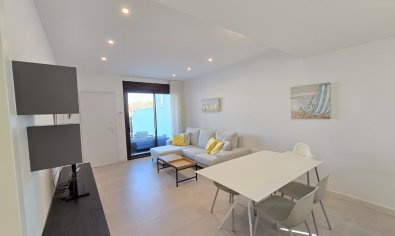Gelijkvloers modern appartement met 2 slaapkamers en zwembad in Pilar de la Horadada
