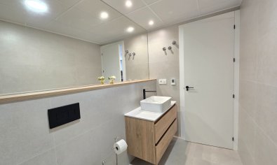 Gelijkvloers modern appartement met 2 slaapkamers en zwembad in Pilar de la Horadada