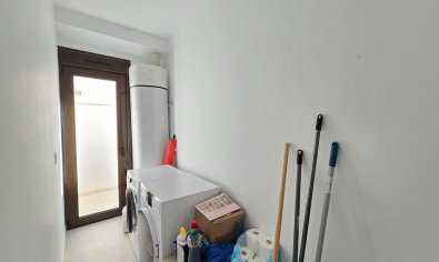 Gelijkvloers modern appartement met 2 slaapkamers en zwembad in Pilar de la Horadada