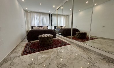 Resale - Villa -
Torrevieja - Los Balcones