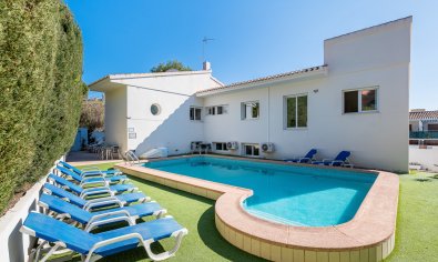 Resale - Villa -
Dehesa De Campoamor