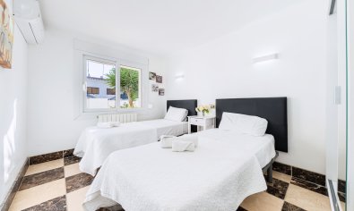 Resale - Villa -
Dehesa De Campoamor