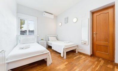 Resale - Villa -
Dehesa De Campoamor