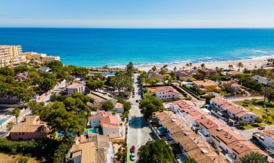 Resale - Villa -
Dehesa De Campoamor