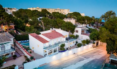 Resale - Villa -
Dehesa De Campoamor