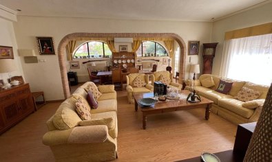 Bestaande bouw - Villa -
Cabo Roig