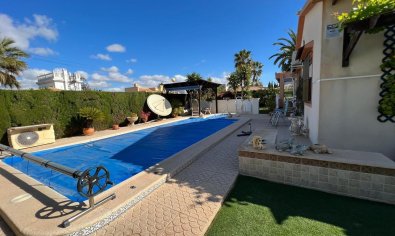 Bestaande bouw - Villa -
Cabo Roig