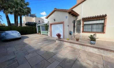 Bestaande bouw - Villa -
Cabo Roig