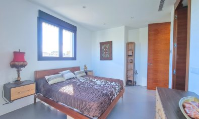 Resale - Villa -
Los Alcazares - Los Alcázares