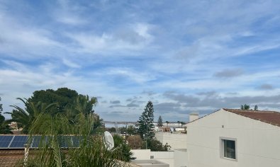 Resale - Villa -
Torrevieja - Los Balcones