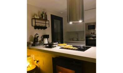 Reventa - Apartamento / piso -
Guardamar del Segura - Puerto Deportivo