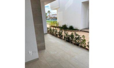 Gelijkvloers appartement met 2 slaapkamers, terras en zwembad in Pilar de la Horadada