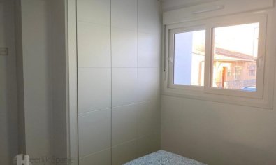 Gelijkvloers appartement met 2 slaapkamers, terras en zwembad in Pilar de la Horadada