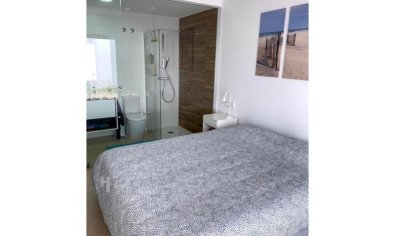 Gelijkvloers appartement met 2 slaapkamers, terras en zwembad in Pilar de la Horadada