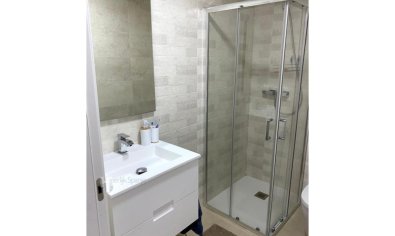 Gelijkvloers appartement met 2 slaapkamers, terras en zwembad in Pilar de la Horadada