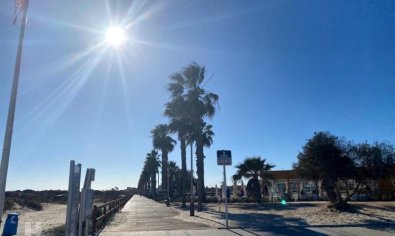 Gelijkvloers appartement met 2 slaapkamers, terras en zwembad in Pilar de la Horadada