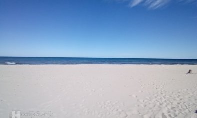 Gelijkvloers appartement met 2 slaapkamers, terras en zwembad in Pilar de la Horadada