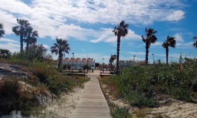 Gelijkvloers appartement met 2 slaapkamers, terras en zwembad in Pilar de la Horadada