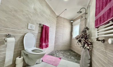 Bestaande bouw - Villa -
Cabo Roig
