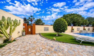 Bestaande bouw - Villa -
Cabo Roig