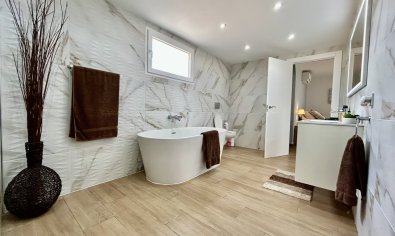 Bestaande bouw - Villa -
Cabo Roig