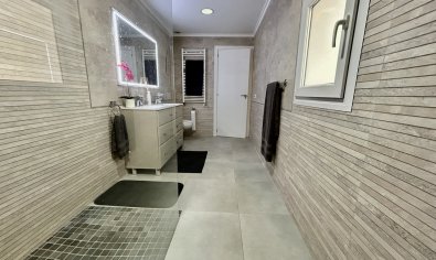 Bestaande bouw - Villa -
Cabo Roig