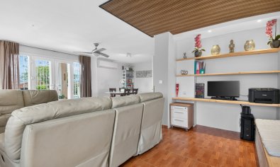 Resale - Finca -
Crevillente