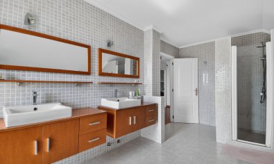 Resale - Finca -
Crevillente