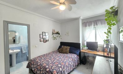 Ruim appartement met 3 slaapkamers en zwembad in het hart van Los Montesinos