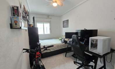 Ruim appartement met 3 slaapkamers en zwembad in het hart van Los Montesinos