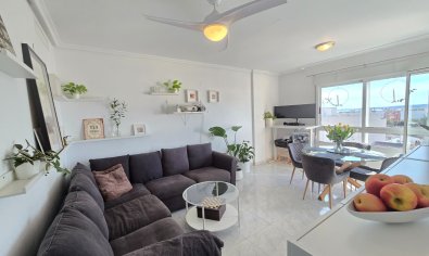 Ruim appartement met 3 slaapkamers en zwembad in het hart van Los Montesinos