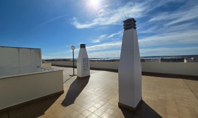 Ruim appartement met 3 slaapkamers en zwembad in het hart van Los Montesinos