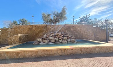 Ruim appartement met 3 slaapkamers en zwembad in het hart van Los Montesinos