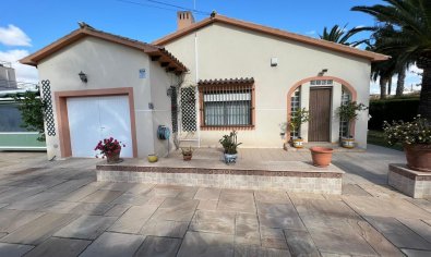 Bestaande bouw - Villa -
Cabo Roig