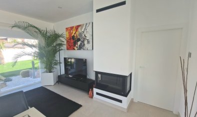 Luxe villa in La Marina met panoramisch uitzicht, zwembad en nabij strand