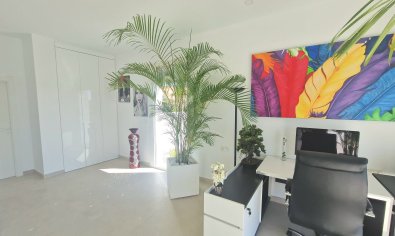 Luxe villa in La Marina met panoramisch uitzicht, zwembad en nabij strand