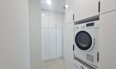 Luxe villa in La Marina met panoramisch uitzicht, zwembad en nabij strand