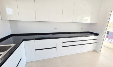 Luxe villa in La Marina met panoramisch uitzicht, zwembad en nabij strand