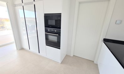 Luxe villa in La Marina met panoramisch uitzicht, zwembad en nabij strand