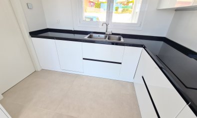 Luxe villa in La Marina met panoramisch uitzicht, zwembad en nabij strand