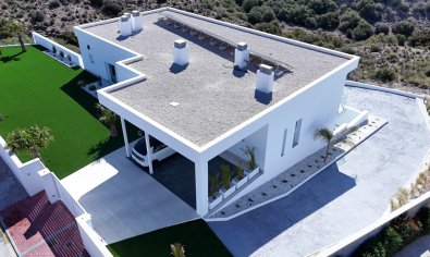 Luxe villa in La Marina met panoramisch uitzicht, zwembad en nabij strand
